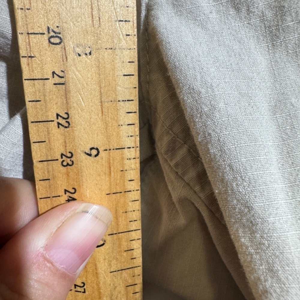 Eddie Bauer Womens Vashon Fit Rip Stop Capri Pants Beige Size 12 Gorpcore - Picture 10 of 14